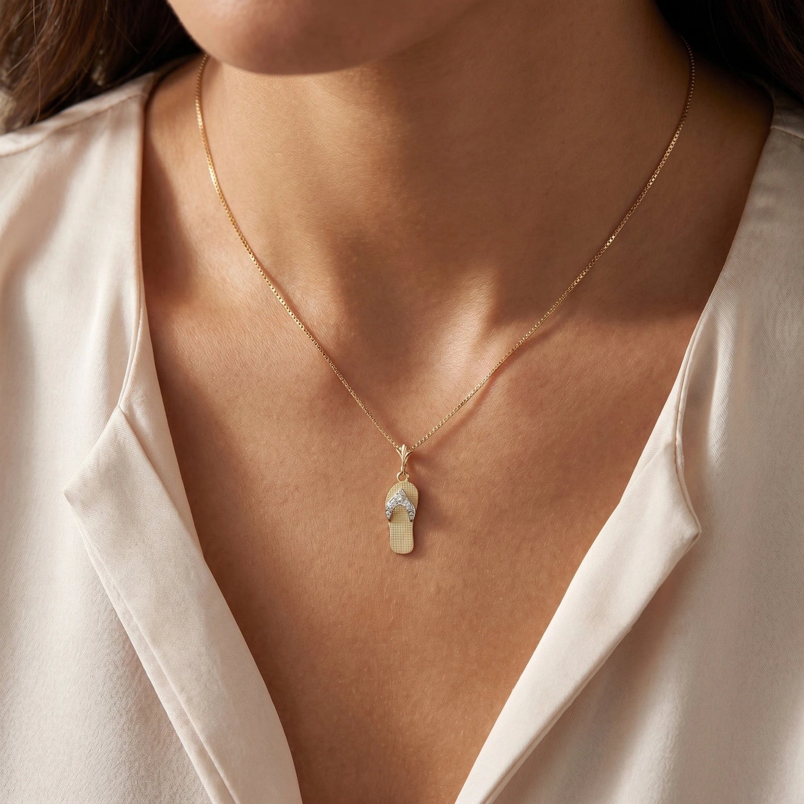 Yellow Gold Grace Pendant Necklace Diamond 10K — Giuditta