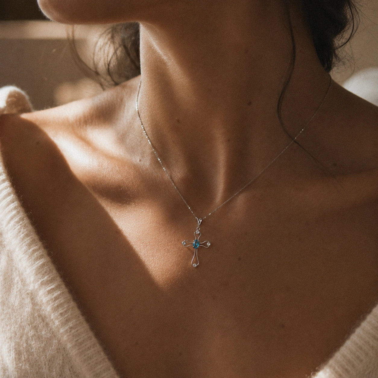 White Gold Rose Pendant Necklace Blue Topaz 10K — Pia