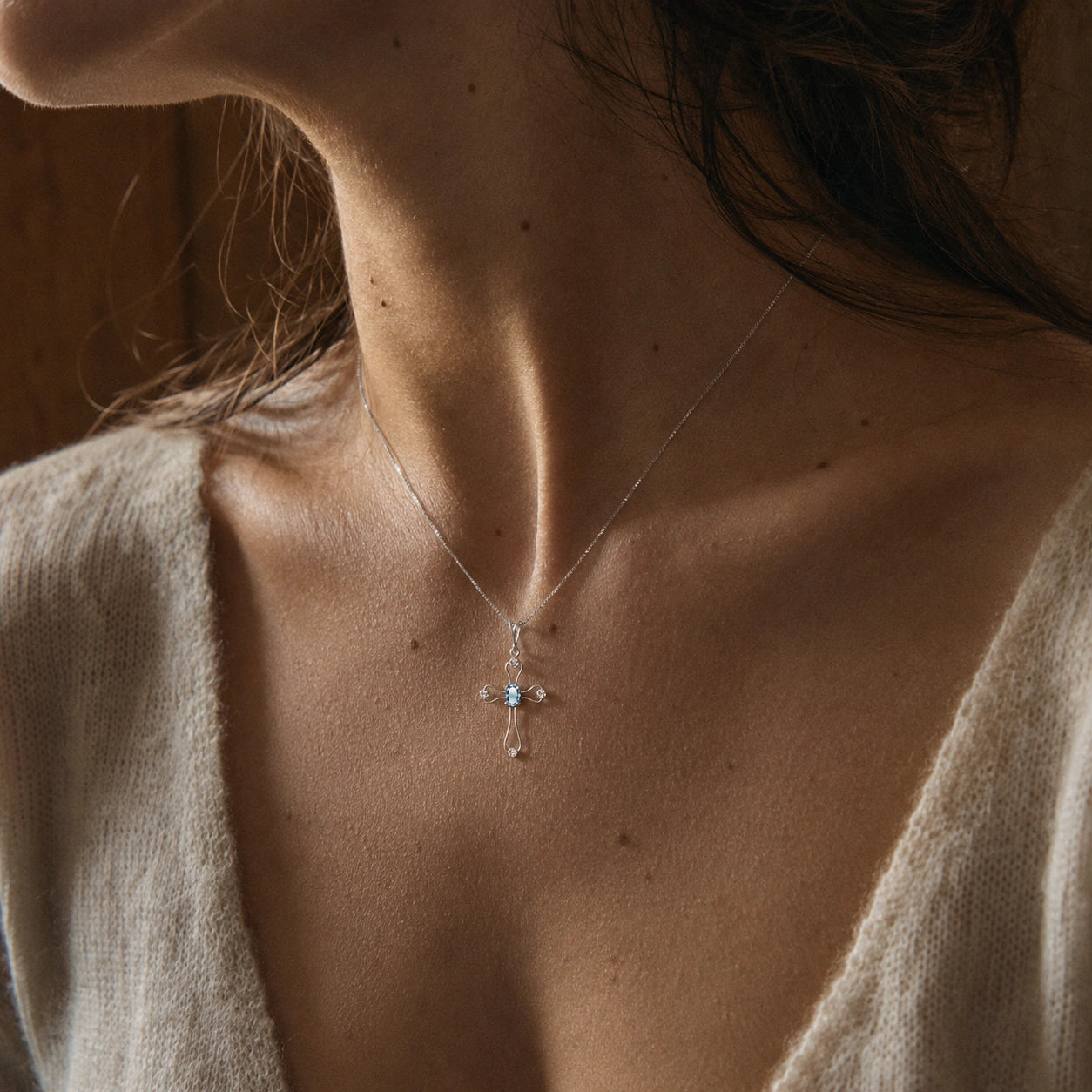 White Gold Rose Pendant Necklace Aquamarine 10K — Pia