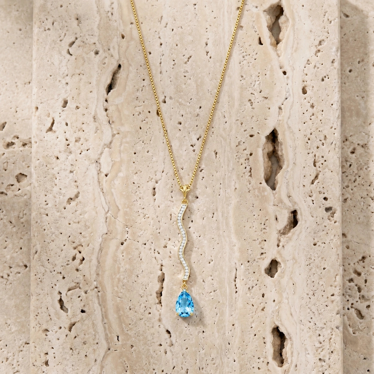 Yellow Gold Heritage Necklace Blue Topaz 10K — Aurora