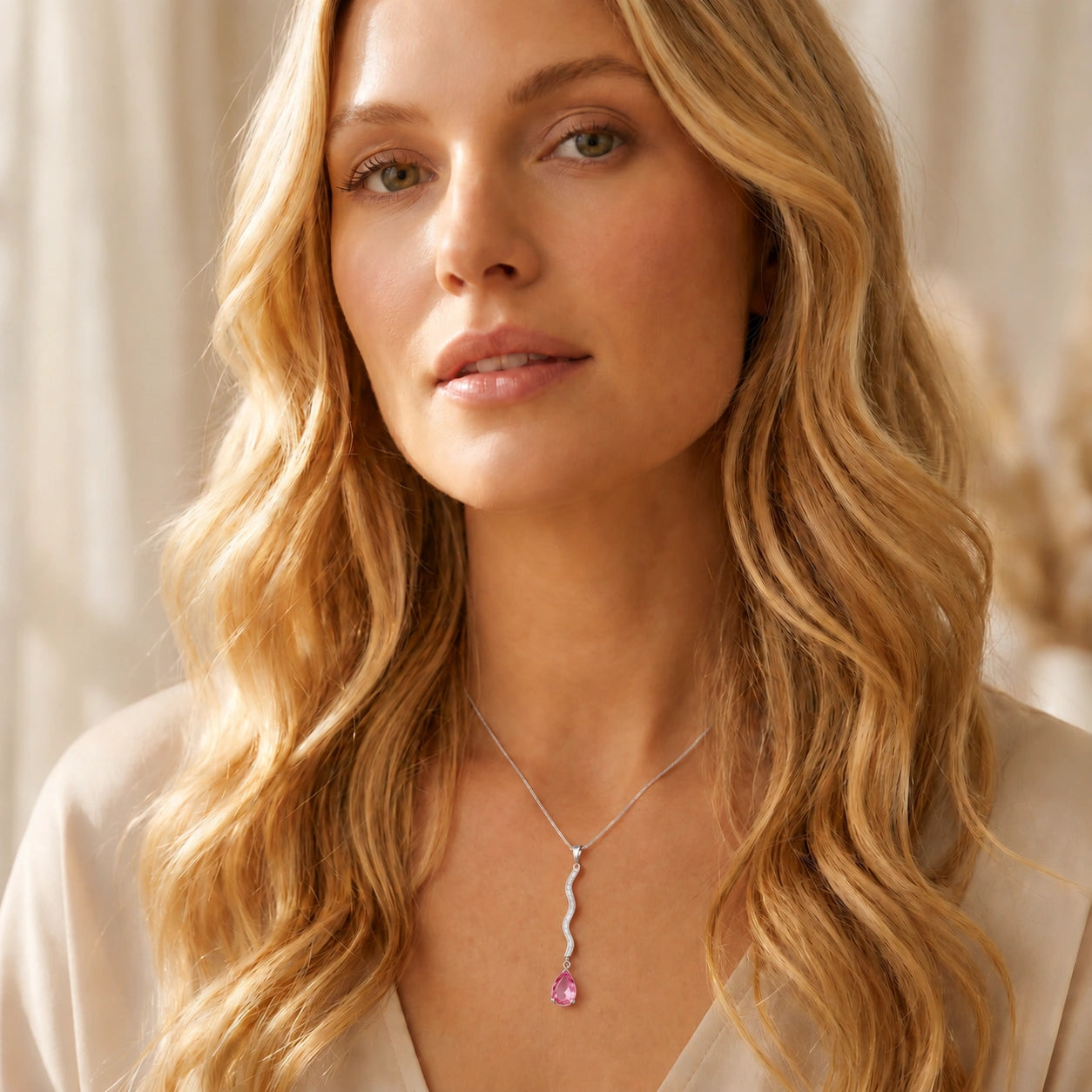 White Gold Heritage Necklace Pink Topaz 10K — Aurora