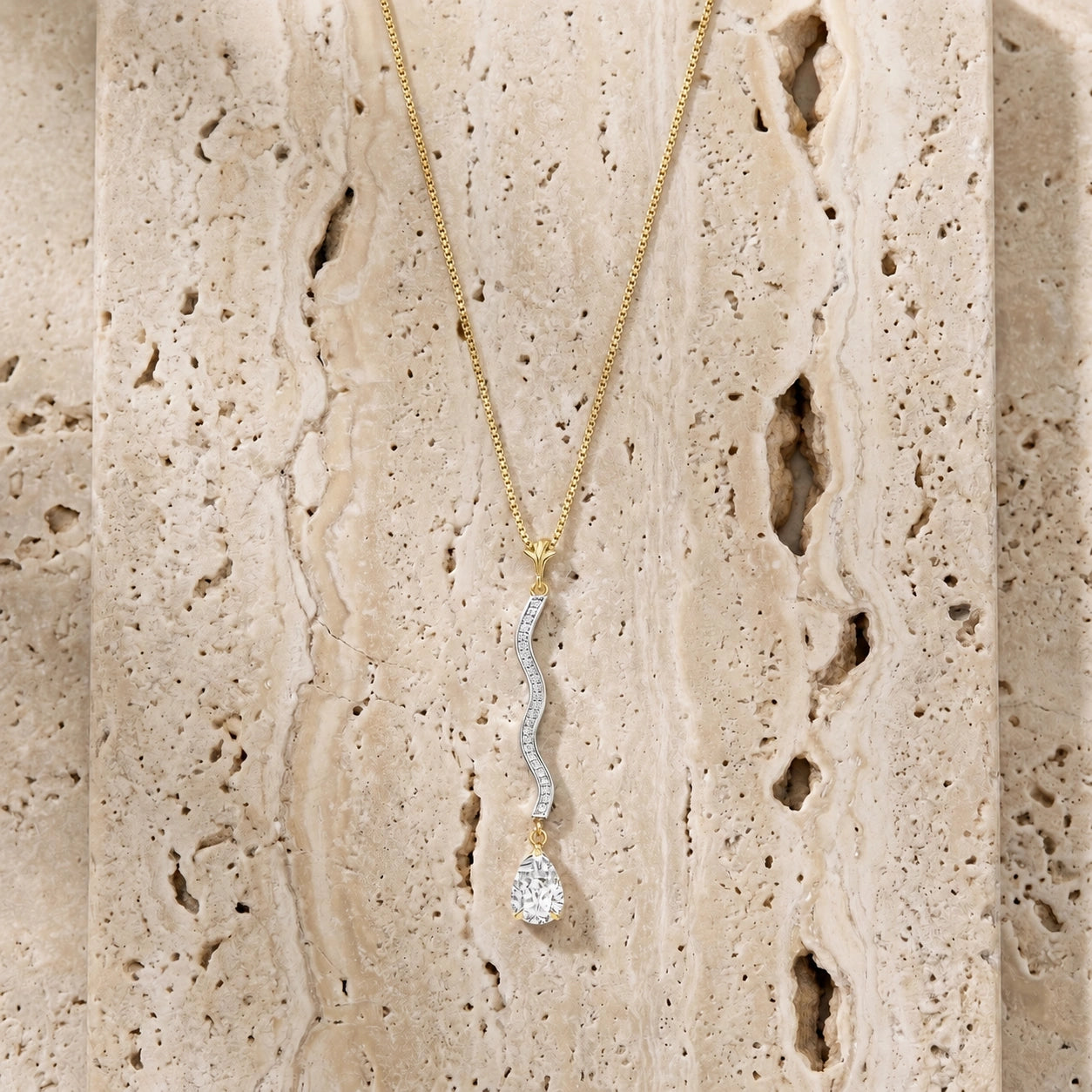 Yellow Gold Heritage Necklace White Topaz 10K — Aurora