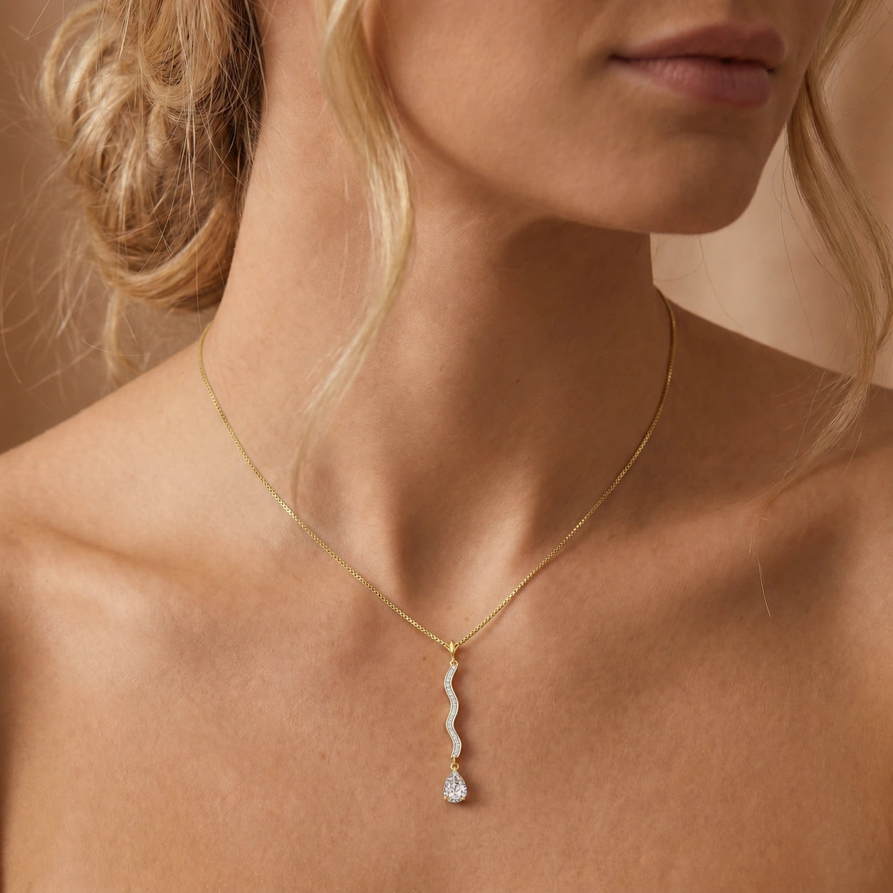 Yellow Gold Heritage Necklace White Topaz 10K — Aurora