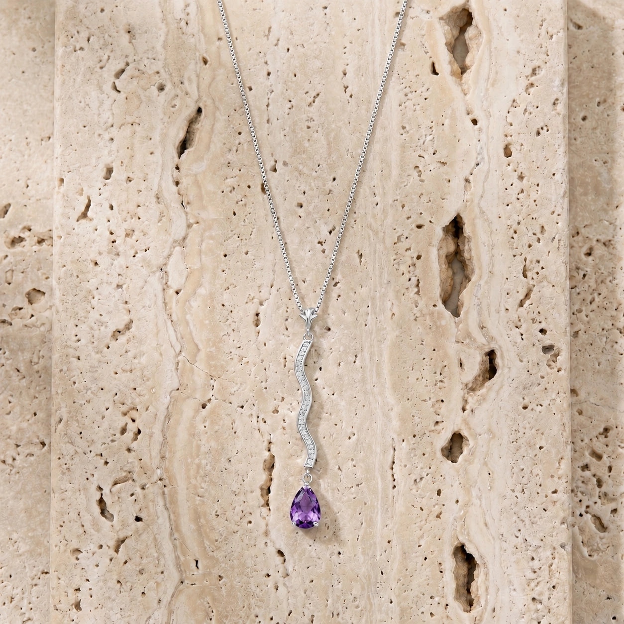 White Gold Heritage Necklace Amethyst 10K — Aurora