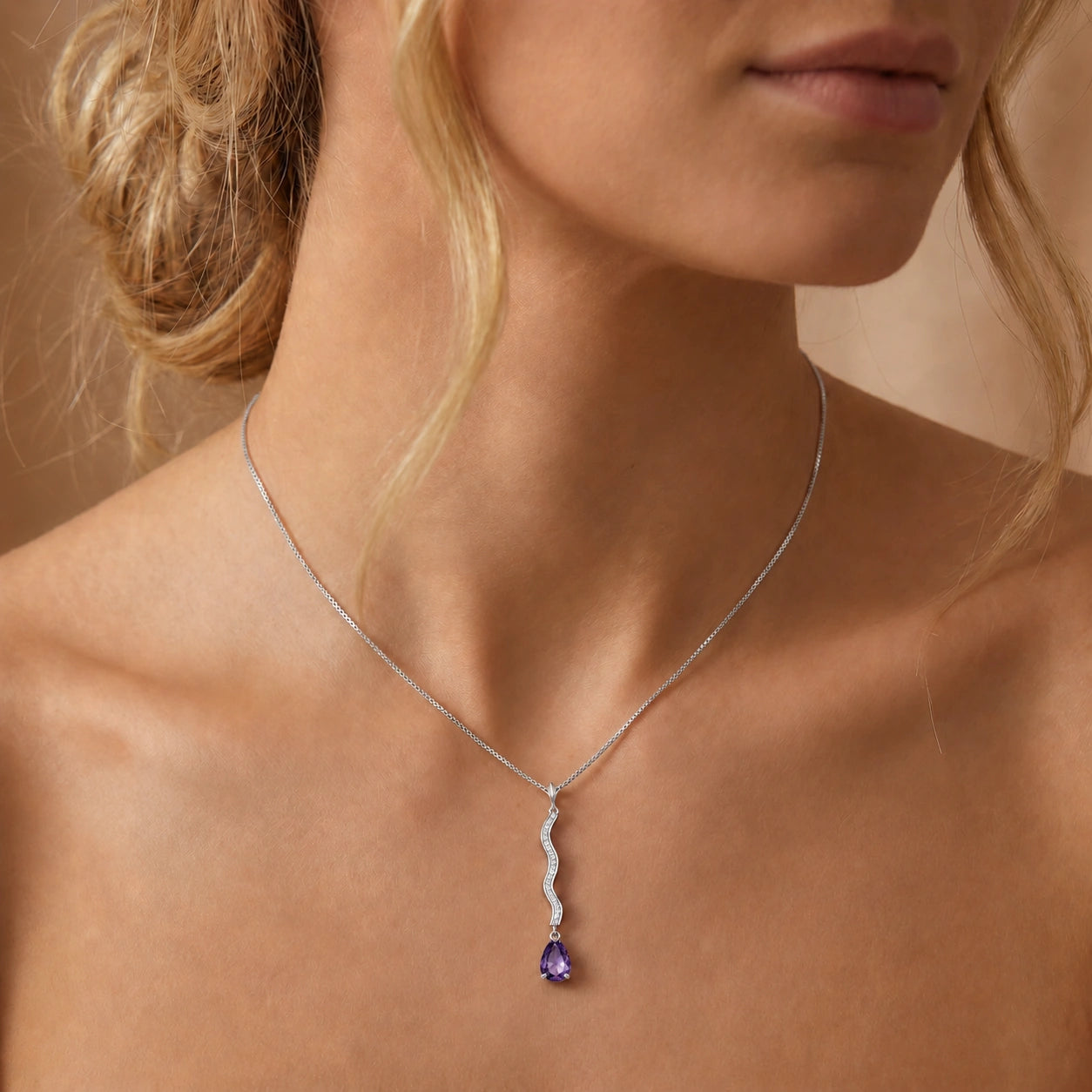 White Gold Heritage Necklace Amethyst 10K — Aurora