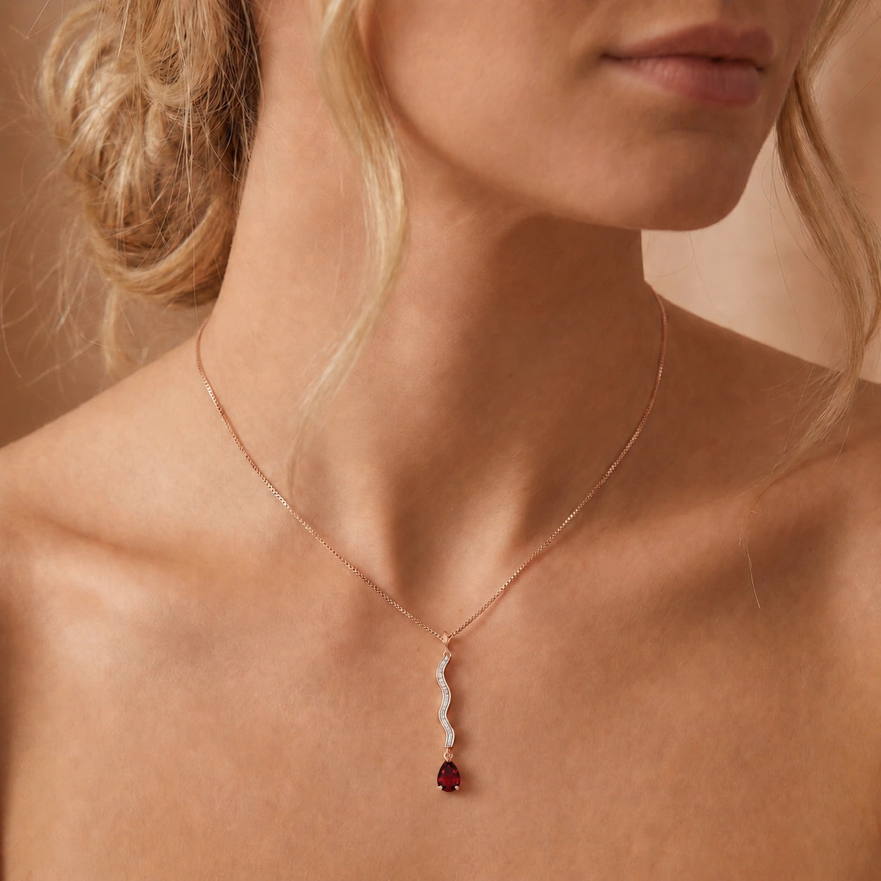 Rose Gold Heritage Necklace Garnet 10K — Aurora