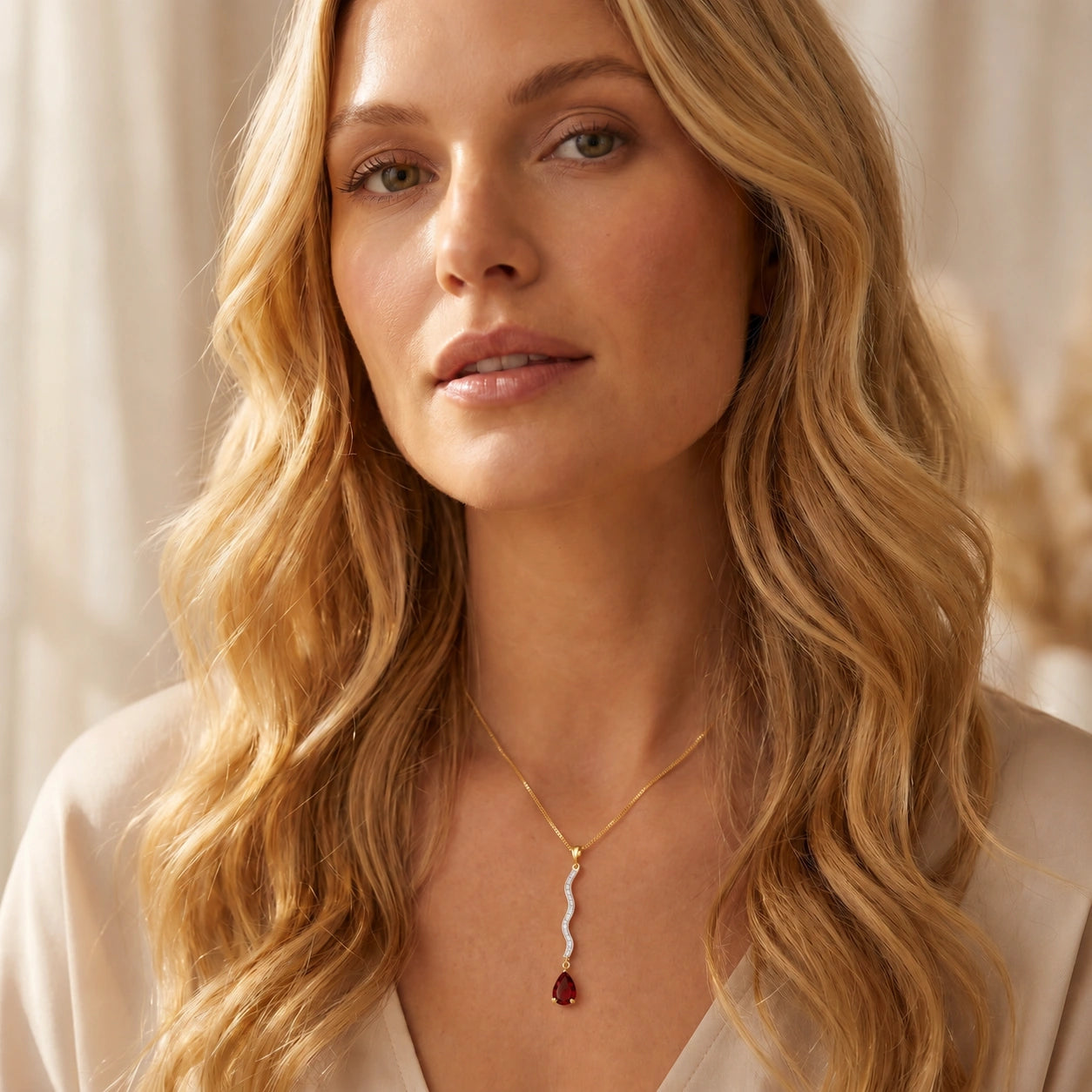 Yellow Gold Heritage Necklace Garnet 10K — Aurora