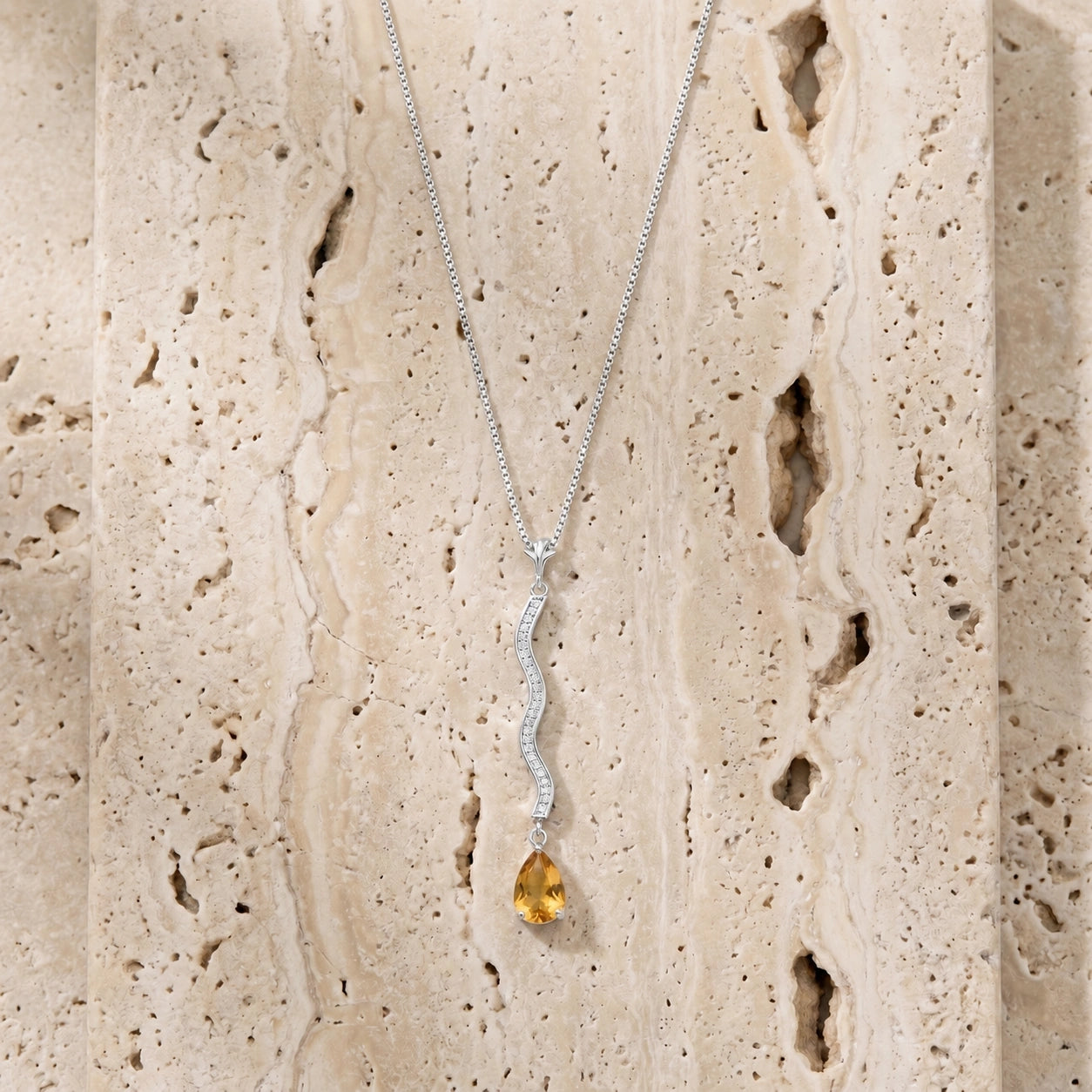 White Gold Heritage Necklace Citrine 10K — Aurora