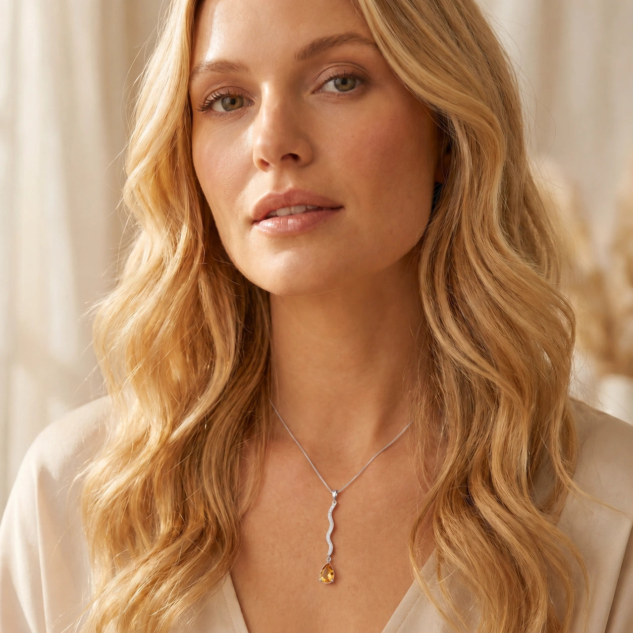 White Gold Heritage Necklace Citrine 10K — Aurora