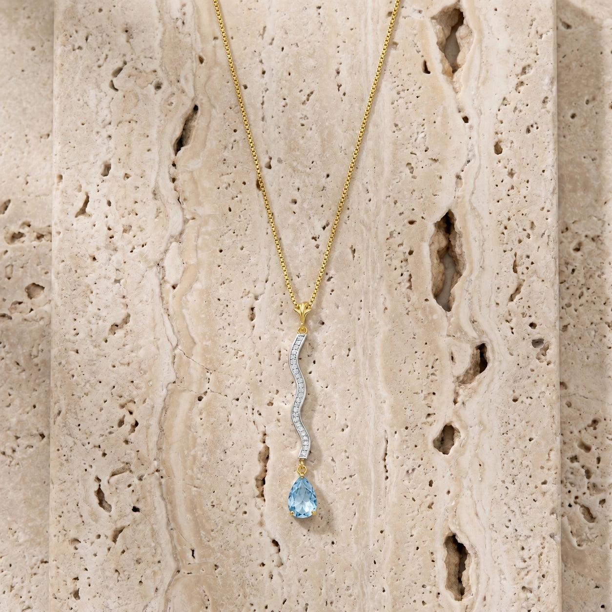 Yellow Gold Heritage Necklace Aquamarine 10K — Aurora