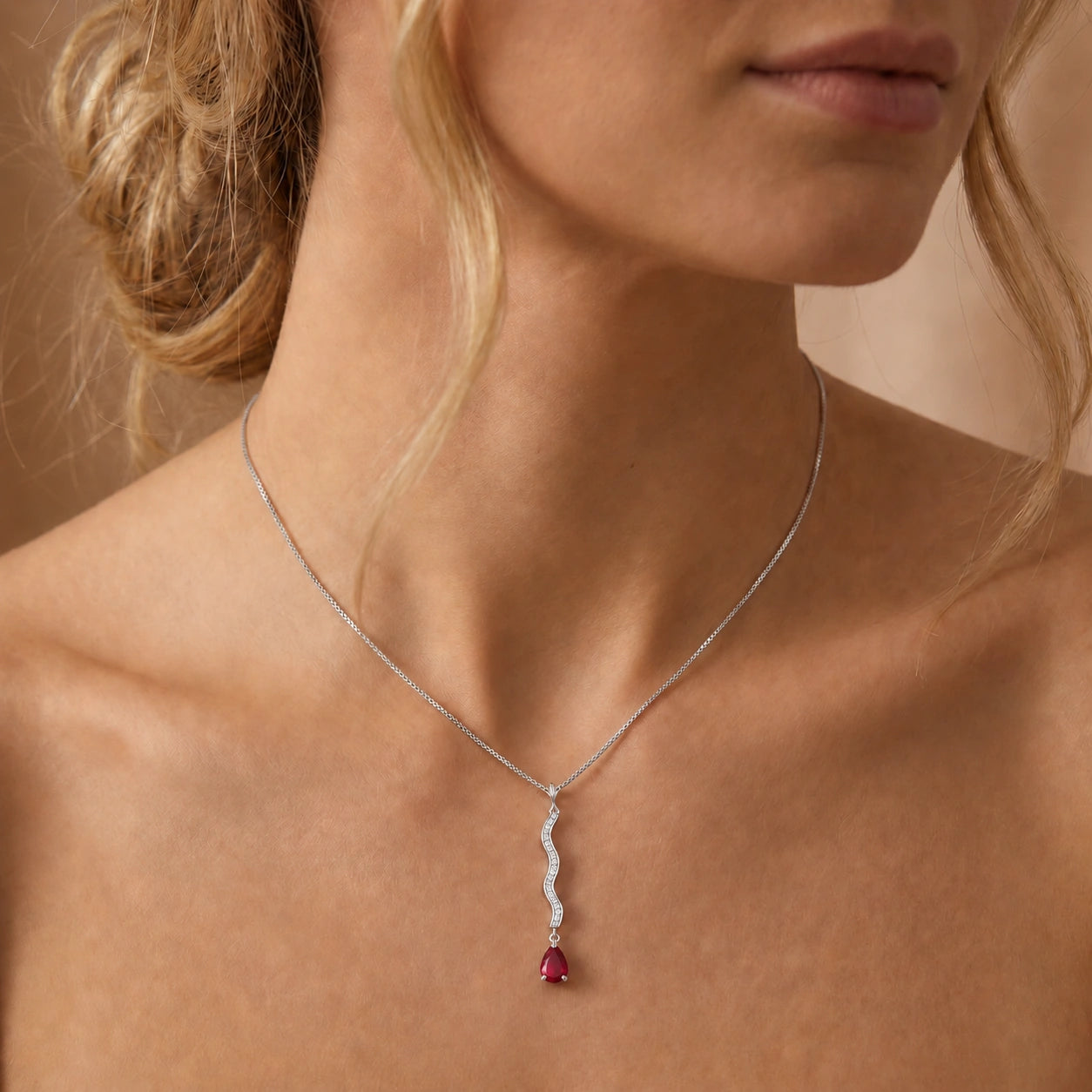 White Gold Heritage Necklace Ruby 10K — Aurora