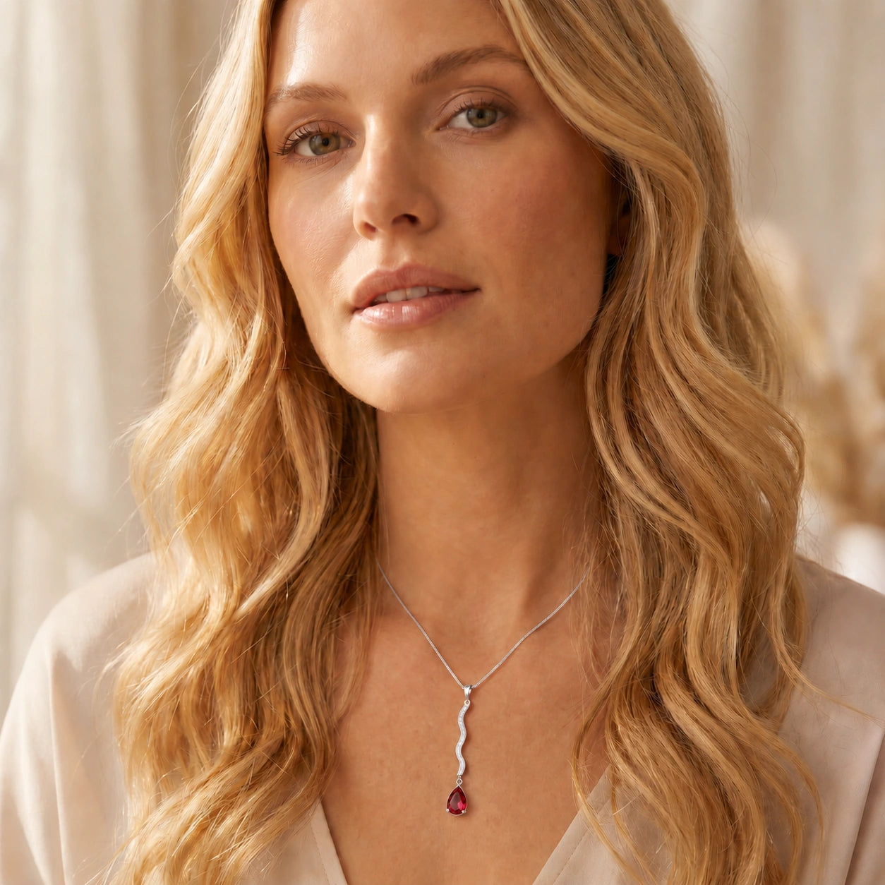 White Gold Heritage Necklace Ruby 10K — Aurora