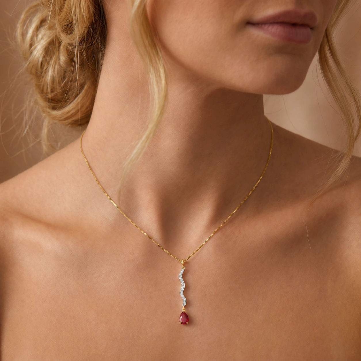 Yellow Gold Heritage Necklace Ruby 10K — Aurora