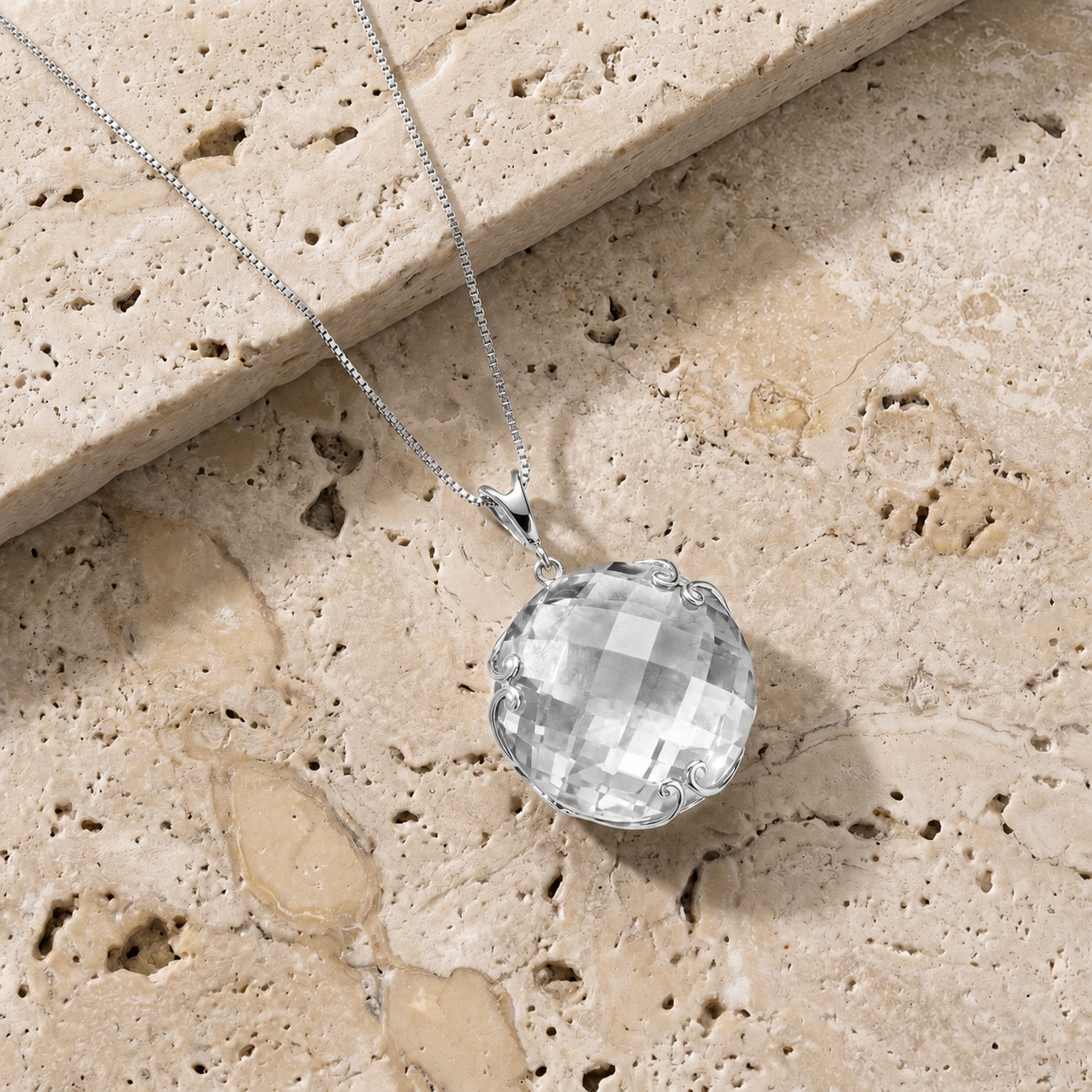 White Gold Grace Pendant Necklace Green Sapphire 10K — Fabrizia