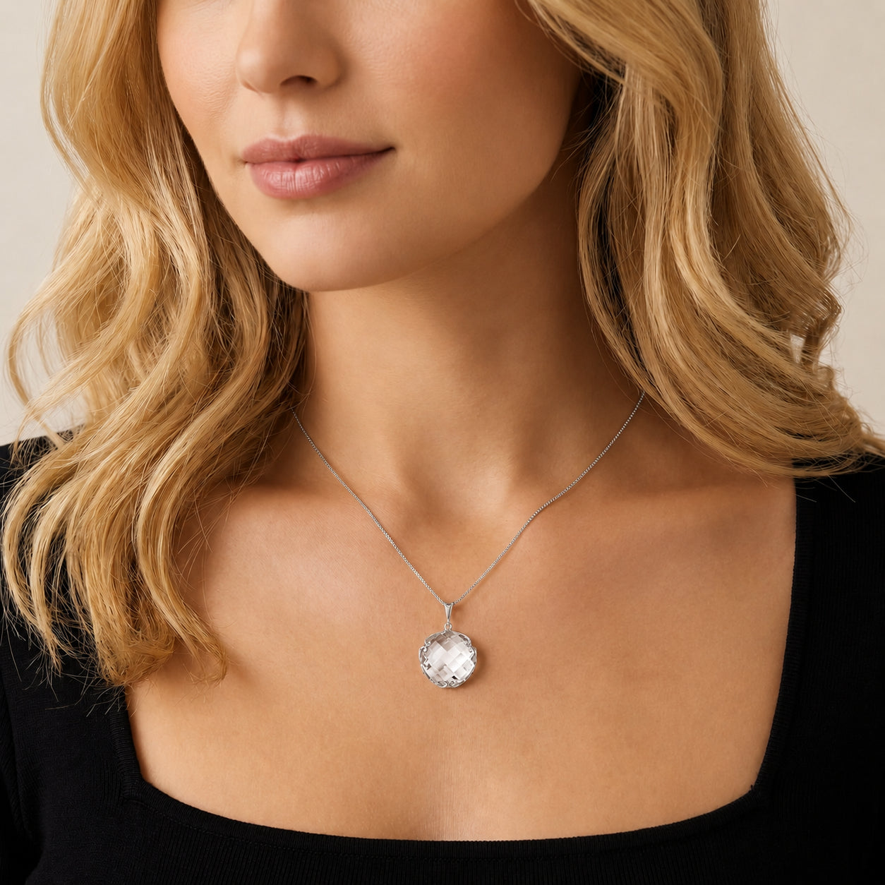 White Gold Grace Pendant Necklace Green Sapphire 10K — Fabrizia