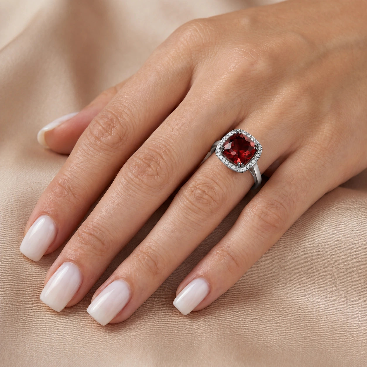 White Gold Garnet & Diamond — Regina