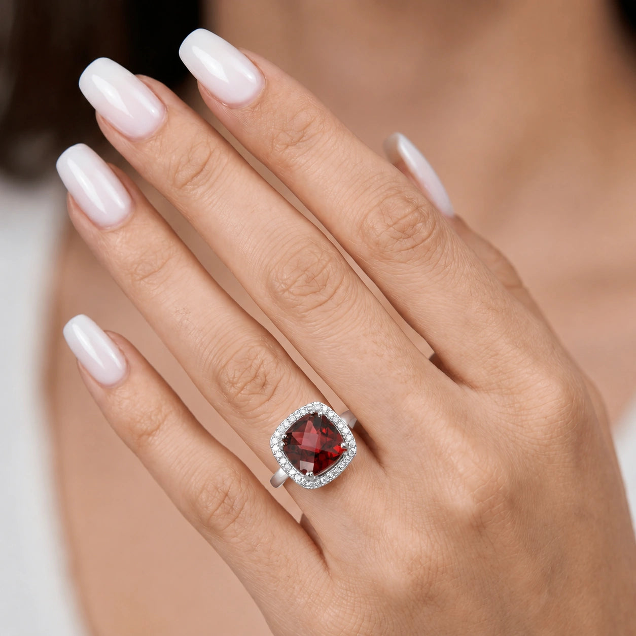 White Gold Garnet & Diamond — Regina