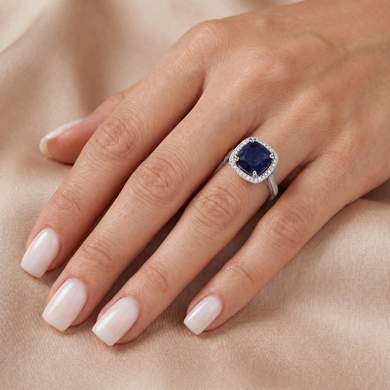 White Gold Sapphire & Diamond — Regina