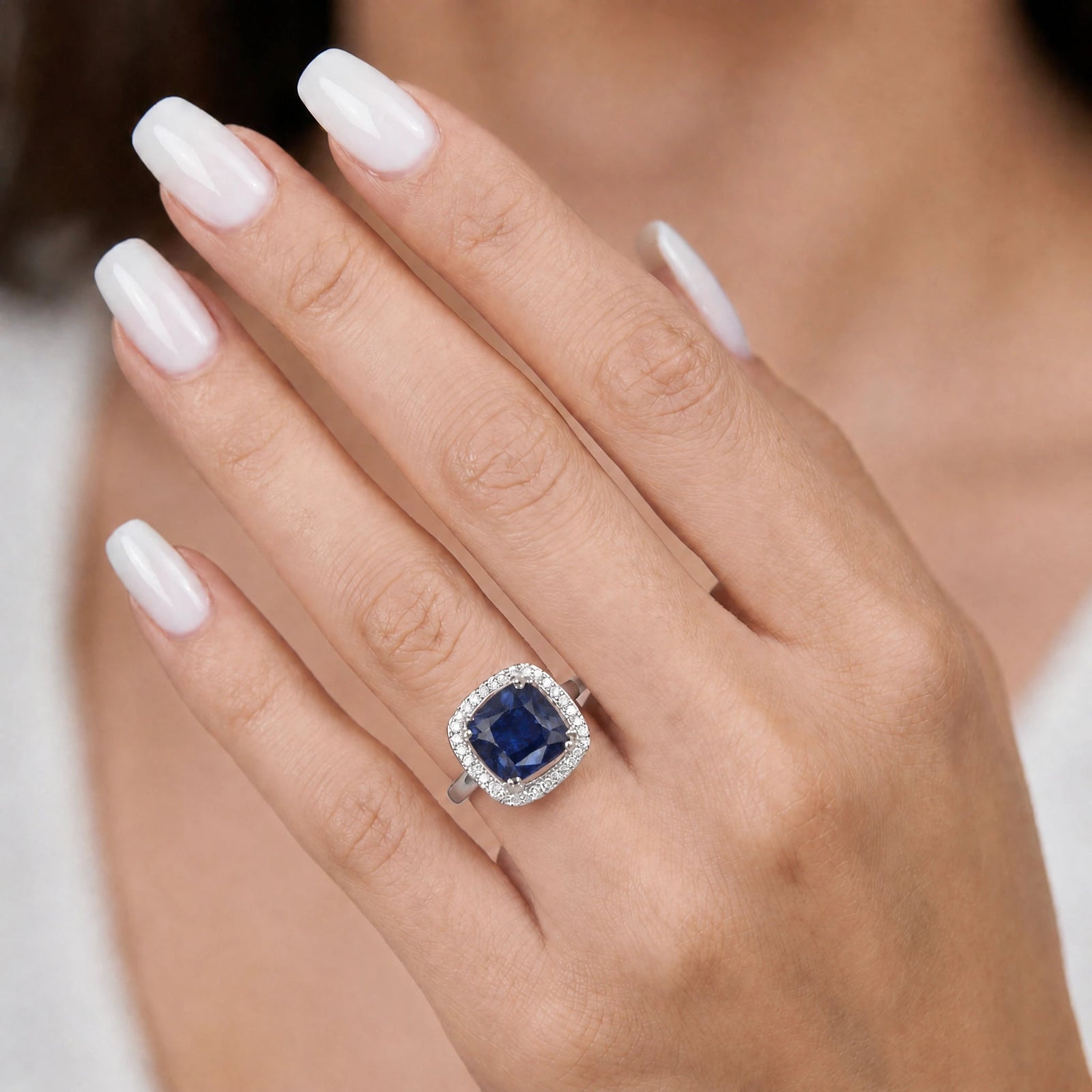 White Gold Sapphire & Diamond — Regina