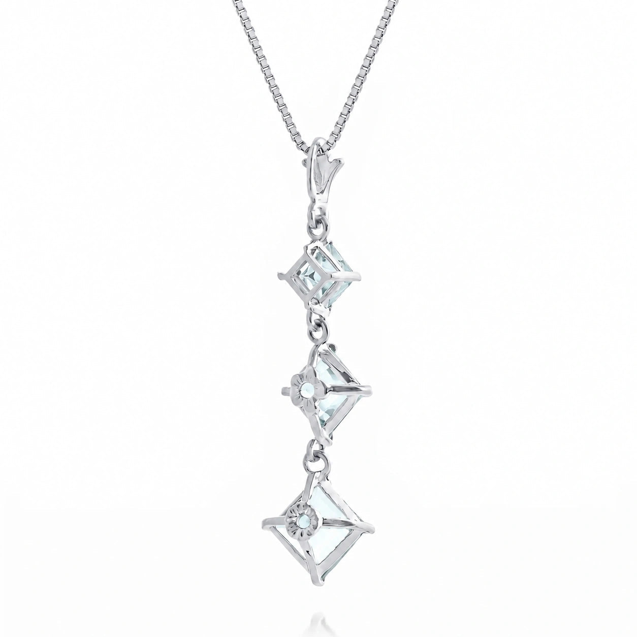 White Gold Aquamarine — Riccarda
