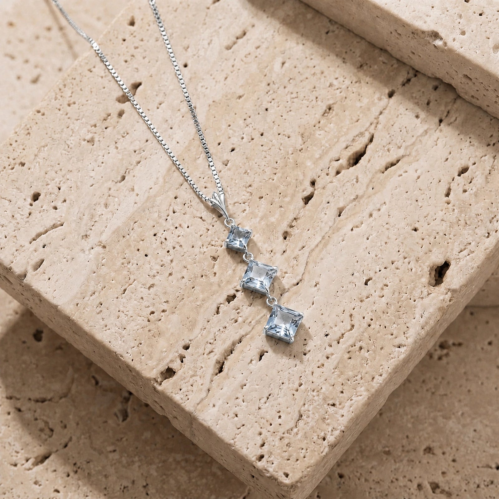 White Gold Aquamarine — Riccarda