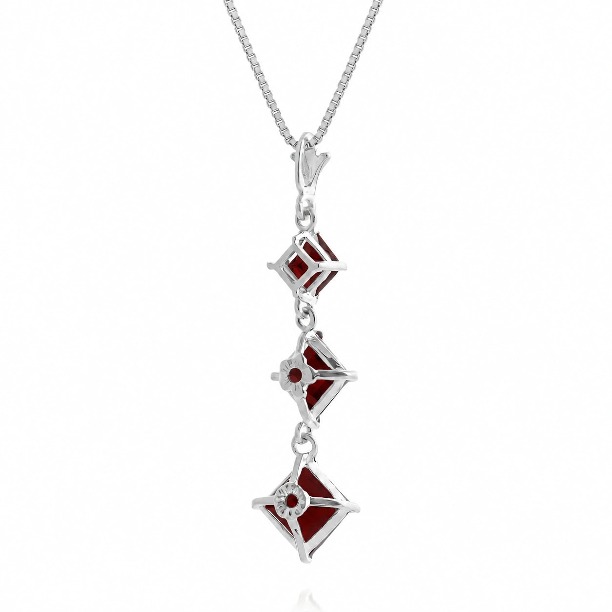 White Gold Garnet — Riccarda