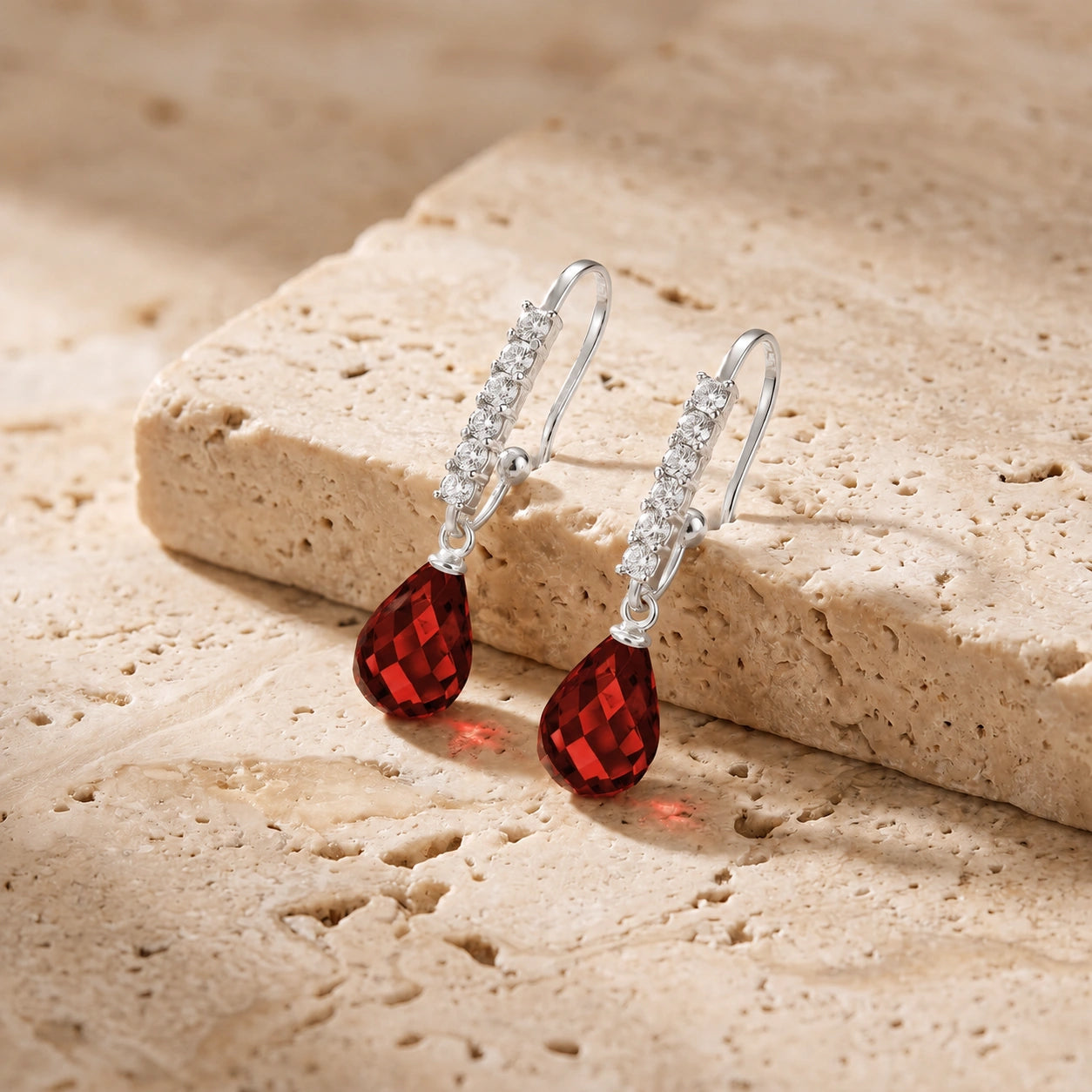 White Gold Diamond & Garnet — Mariagiuliana