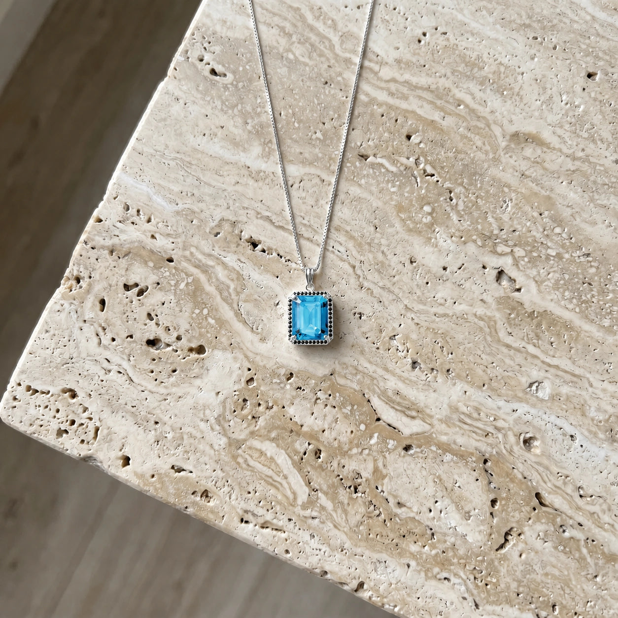 White Gold Pendant Necklace Blue Topaz 10K — Cinzia