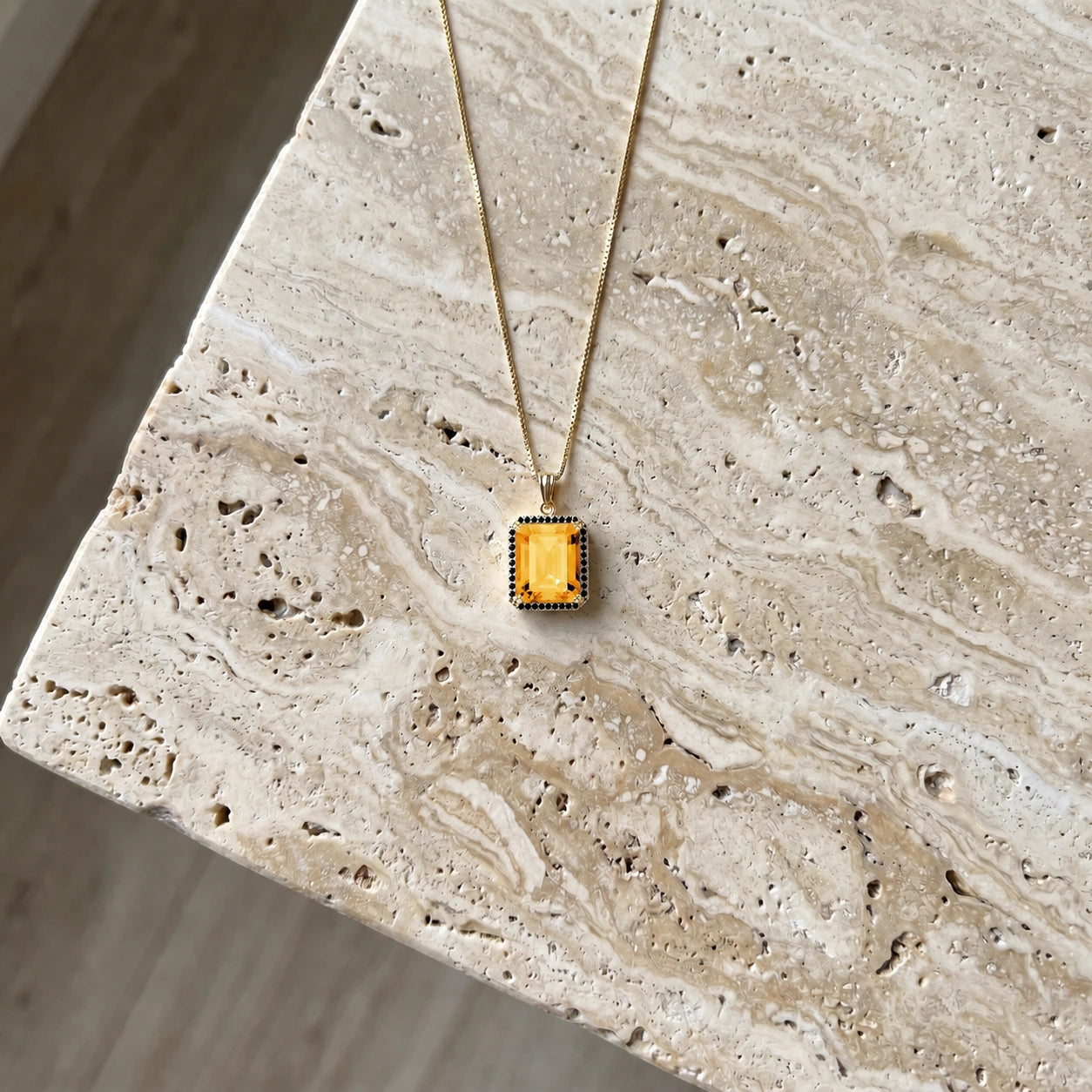 Yellow Gold Pendant Necklace Citrine 10K — Cinzia