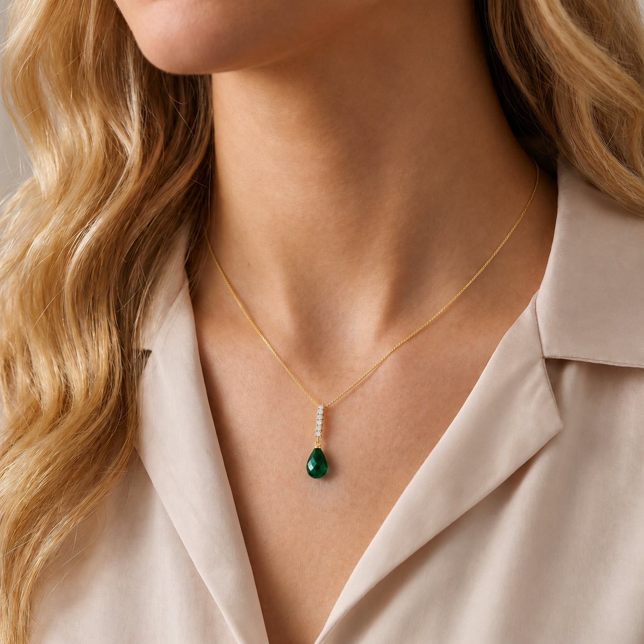 Yellow Gold Pendant Necklace Emerald 10K — Cinzia