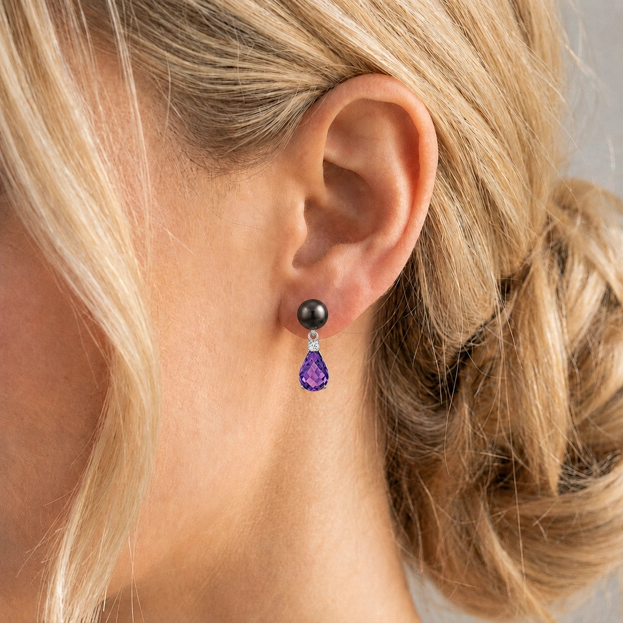 White Gold Amethyst & Black Pearl & Diamond — Rosaflora
