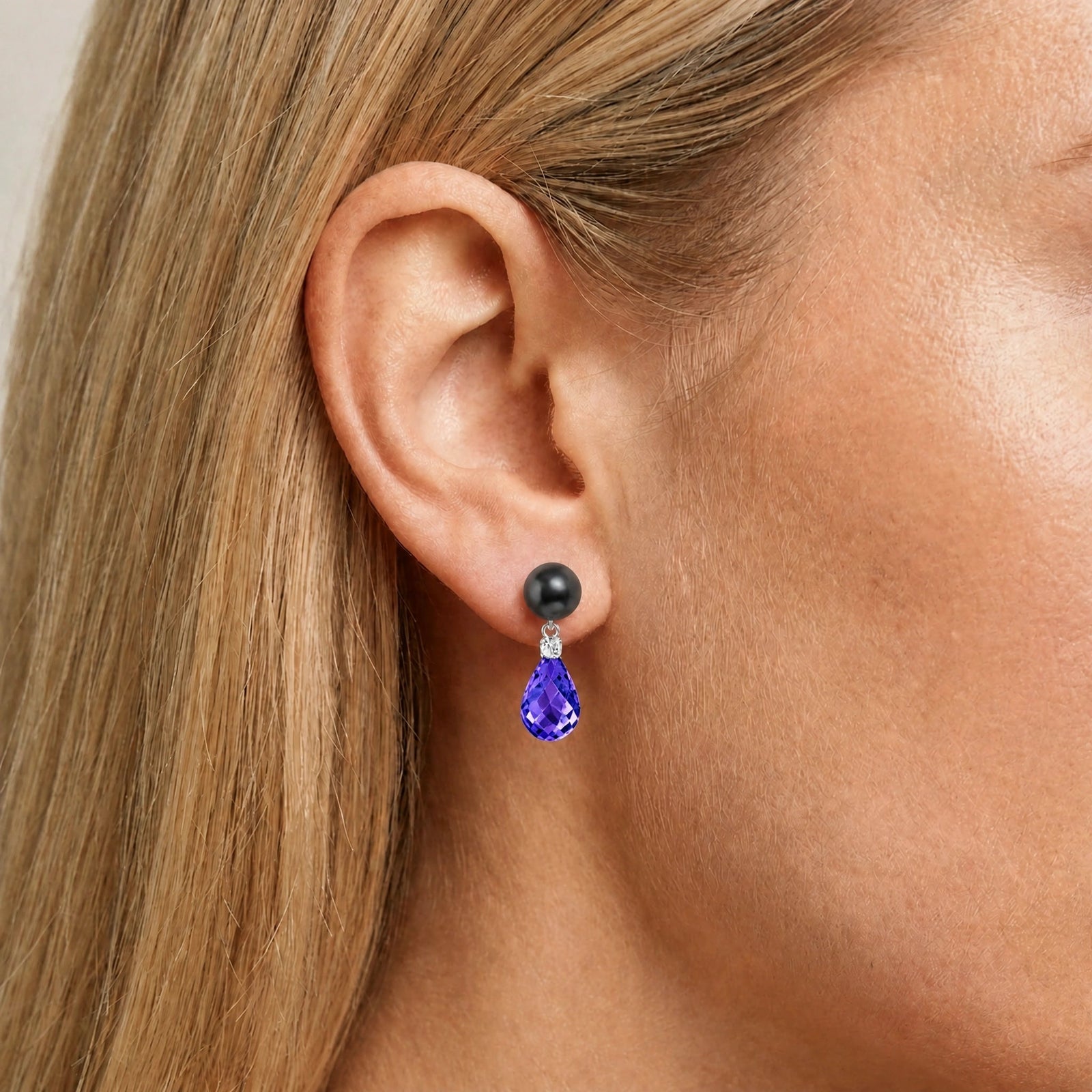 White Gold Amethyst & Black Pearl & Diamond — Rosaflora