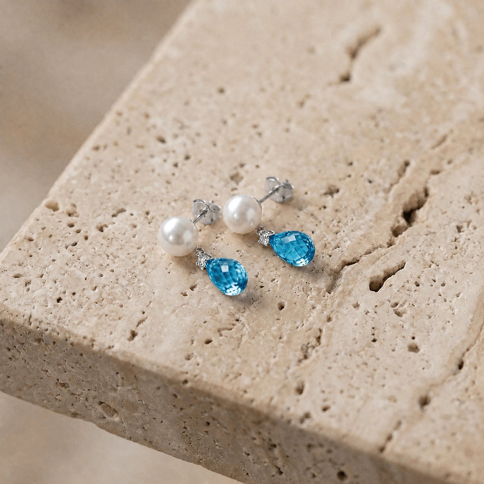 White Gold Blue Topaz & Pearl & Diamond — Rosaflora