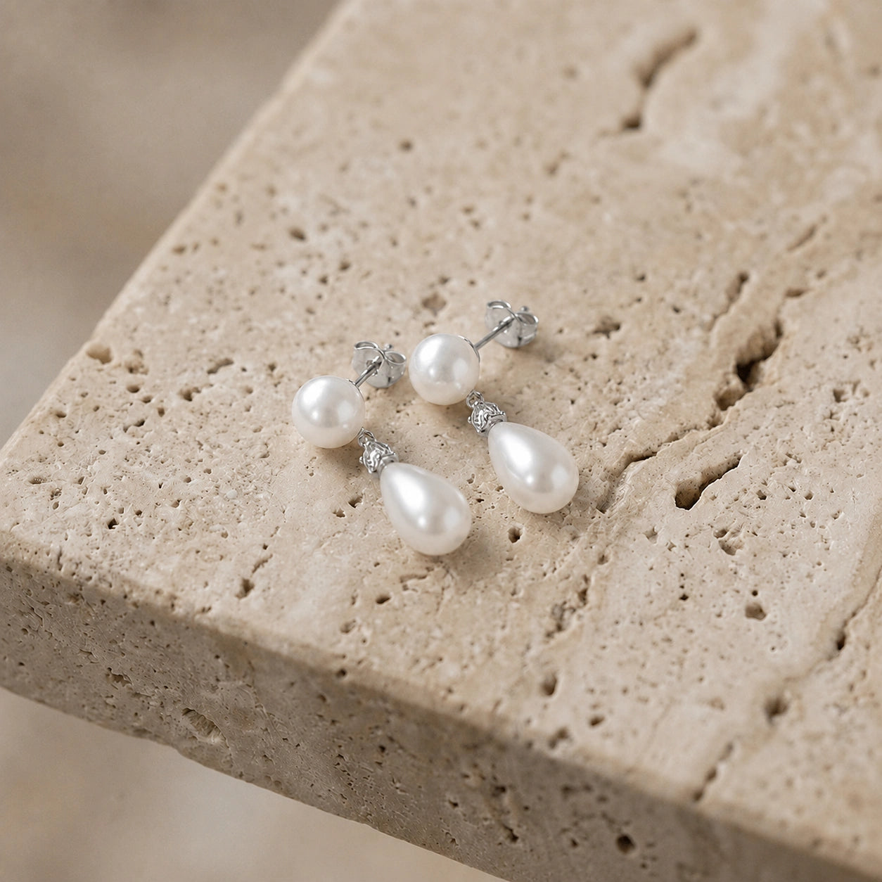 White Gold Diamond & Pearl — Rosaflora