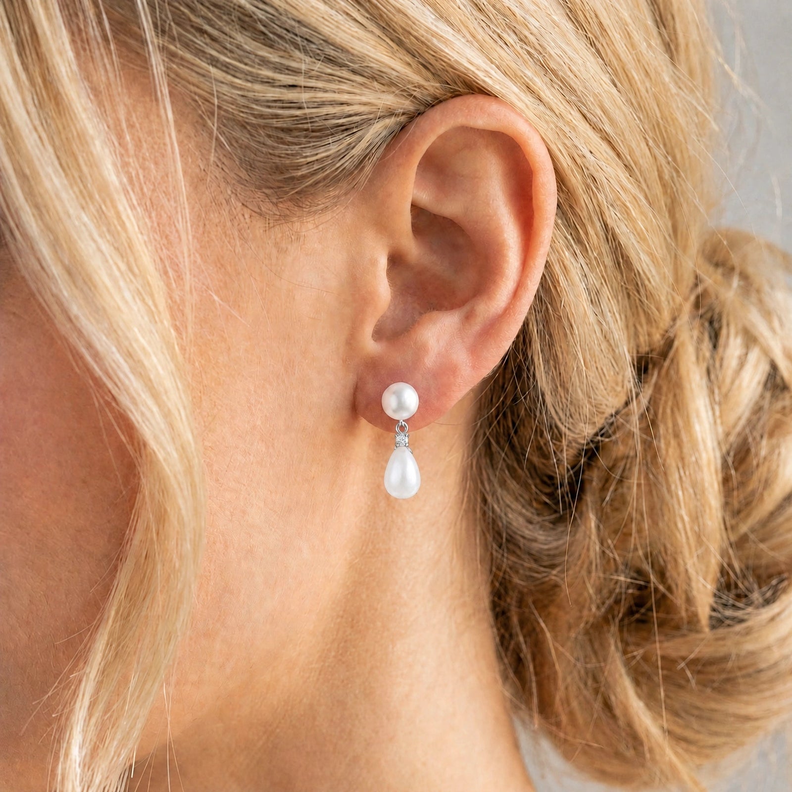 White Gold Diamond & Pearl — Rosaflora