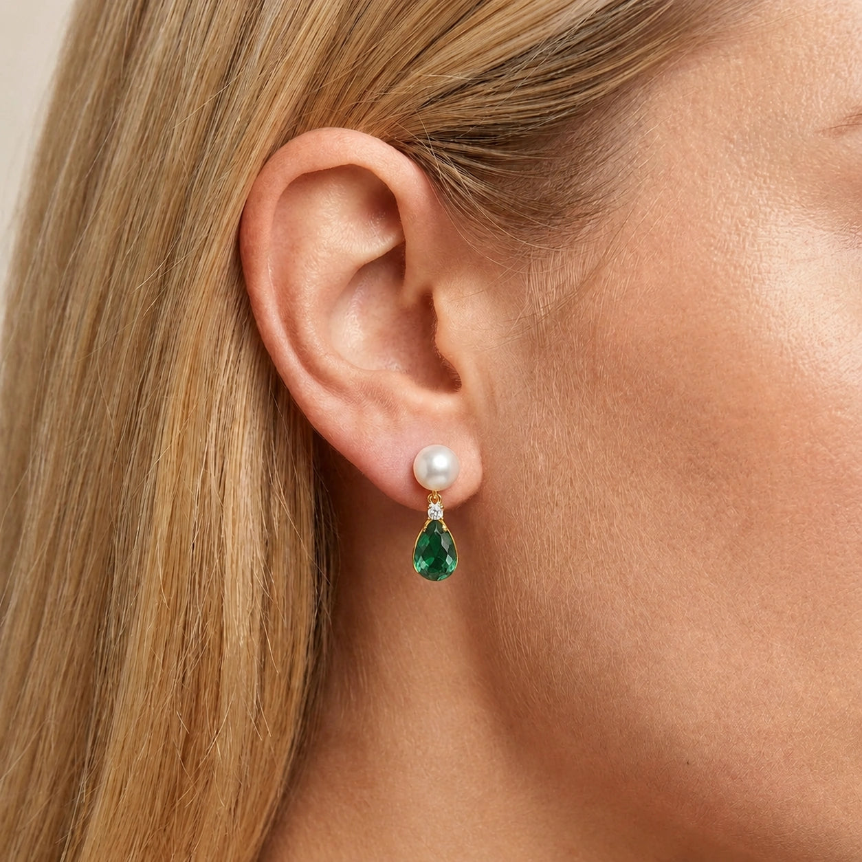 Yellow Gold Emerald & Pearl & Diamond — Rosaflora