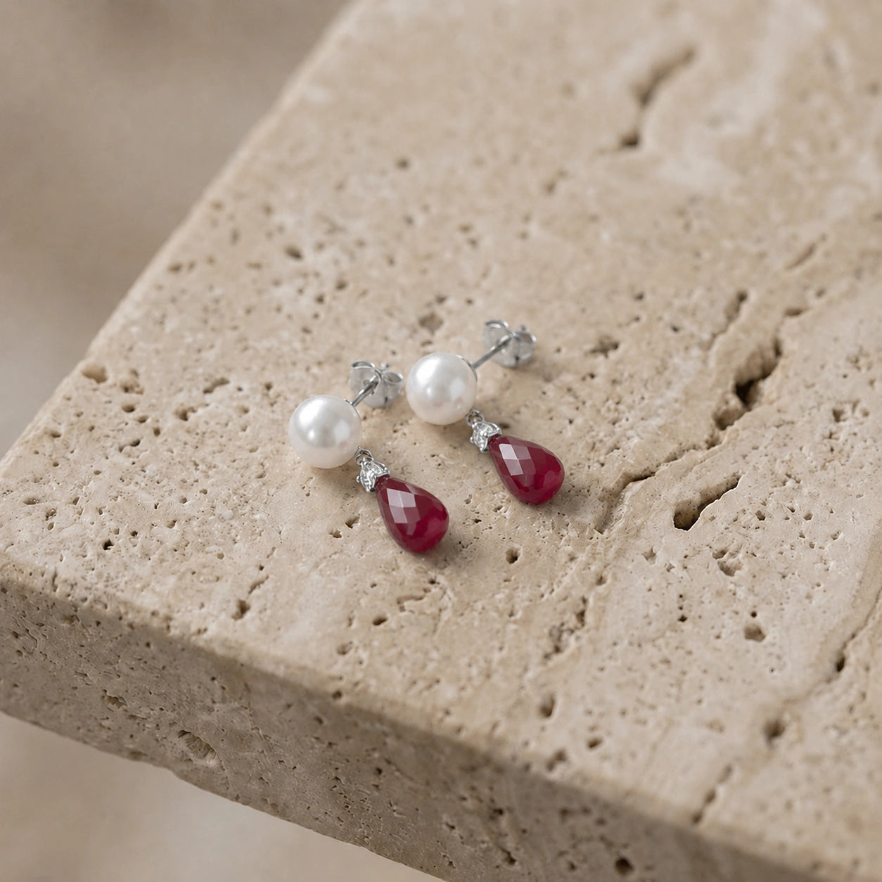White Gold Ruby & Pearl & Diamond — Rosaflora