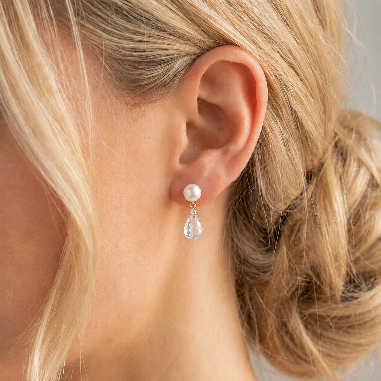 Rose Gold White Topaz & Pearl & Diamond — Rosaflora