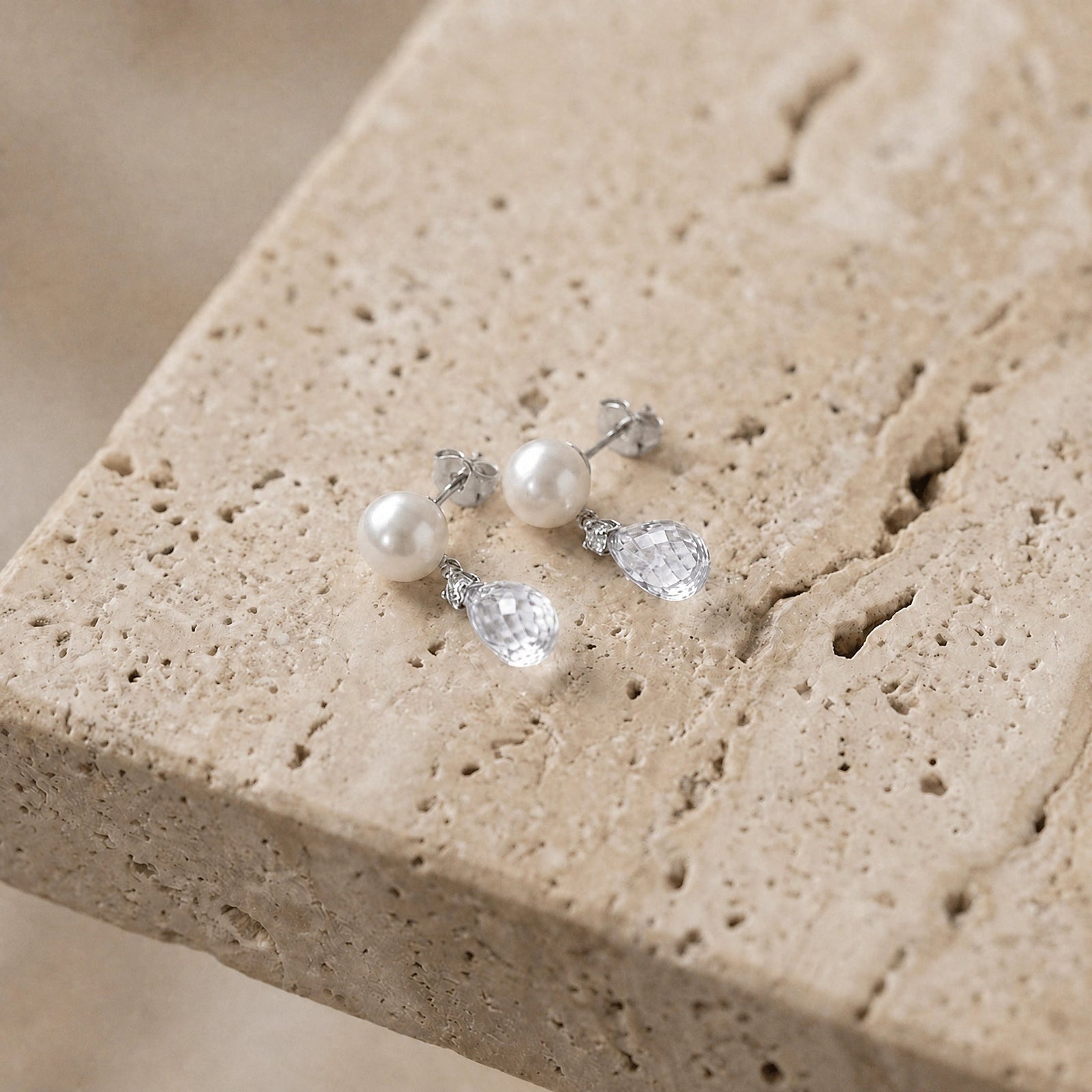 White Gold White Topaz & Pearl & Diamond — Rosaflora