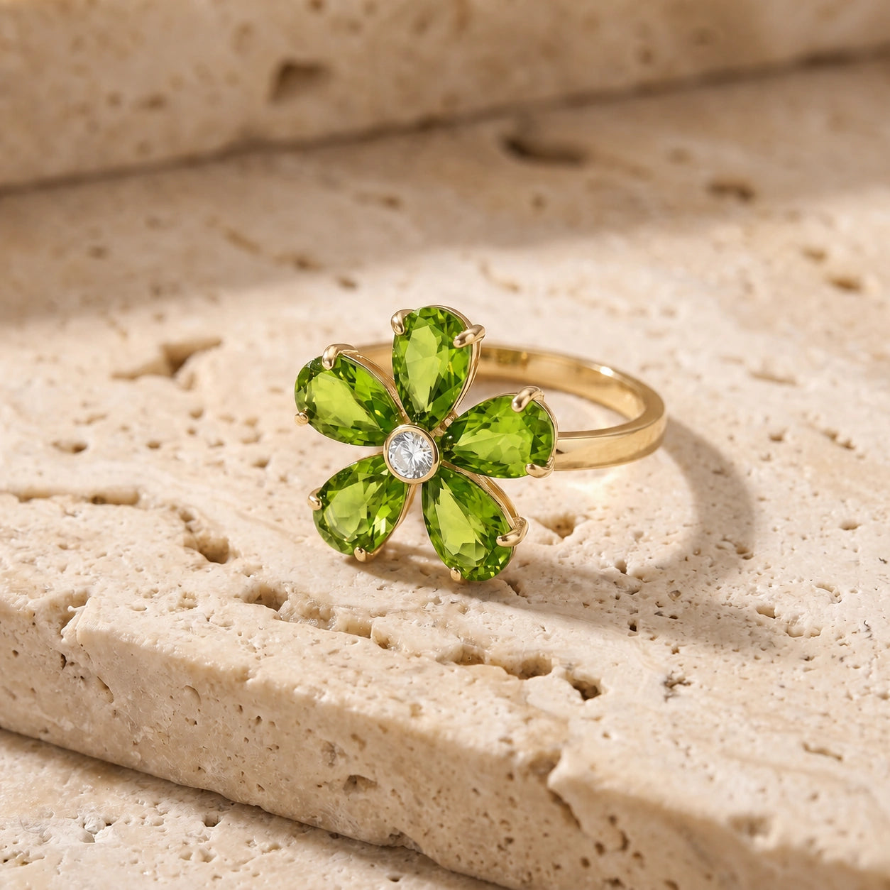 Yellow Gold Ring Peridot 10K — Rosalba