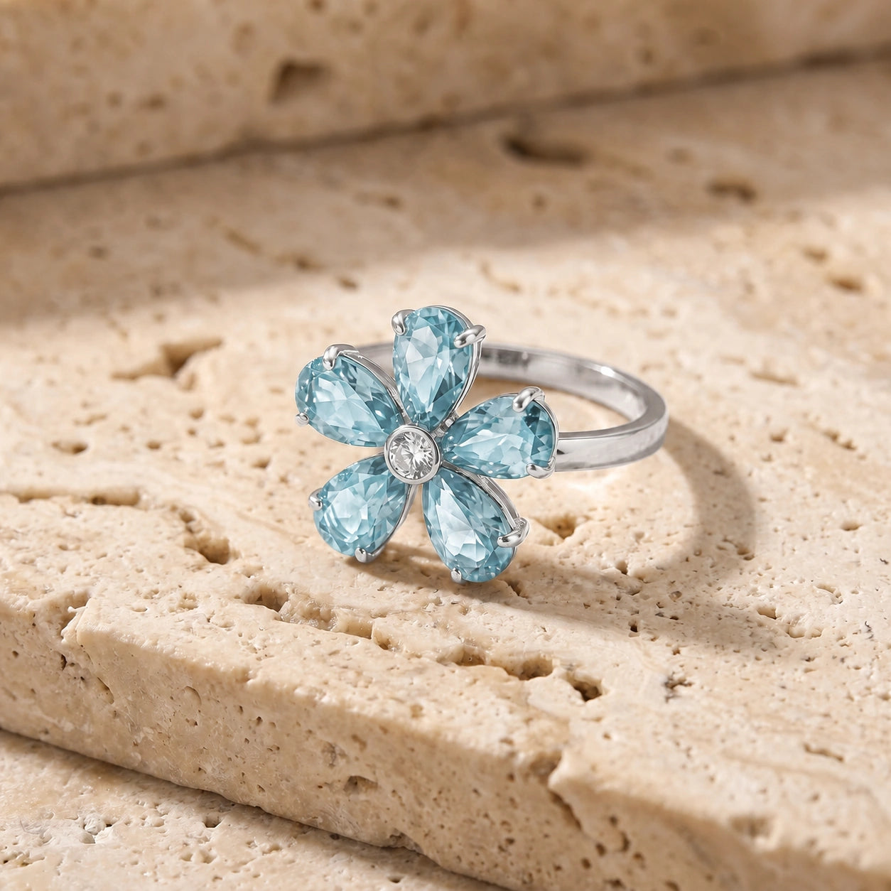 White Gold Ring Aquamarine 10K — Rosalba