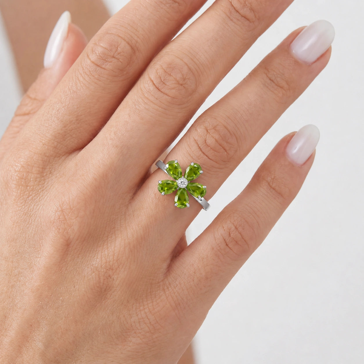 White Gold Diamond & Peridot — Dora