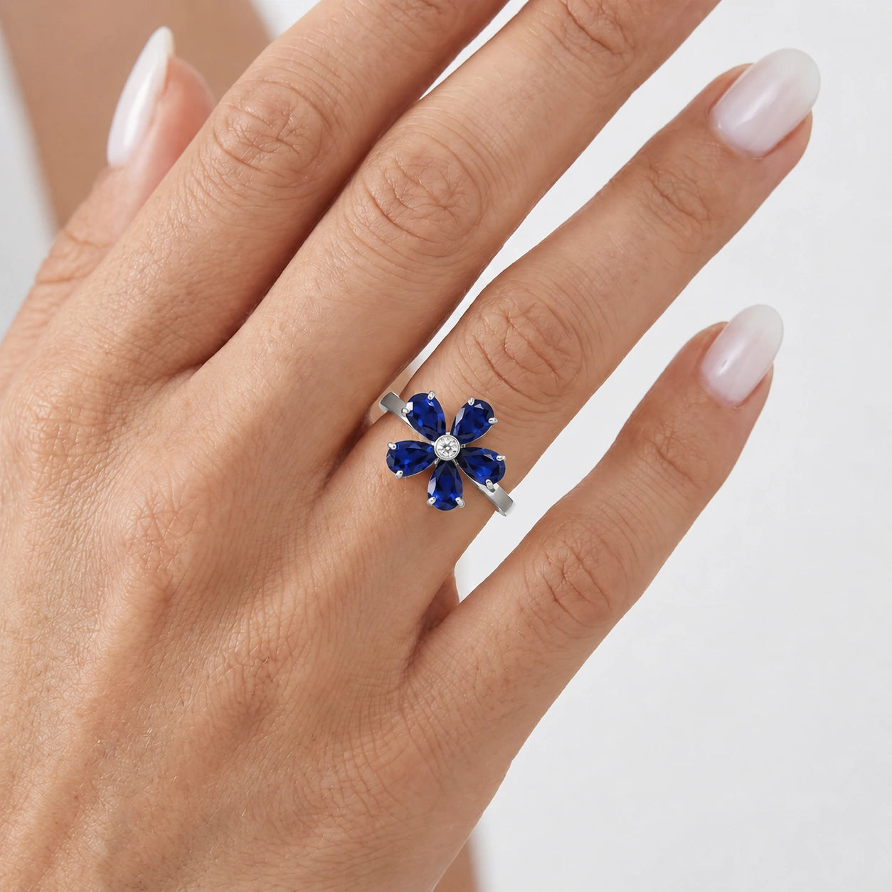 White Gold Ring Sapphire 10K — Rosalba