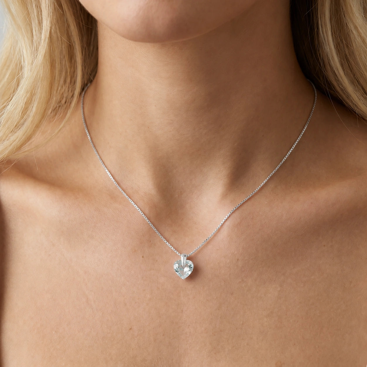 White Gold Aquamarine — Domiziana
