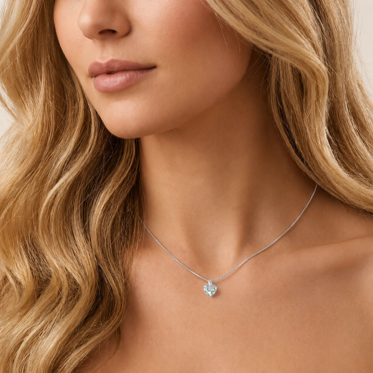 White Gold Aquamarine — Domiziana