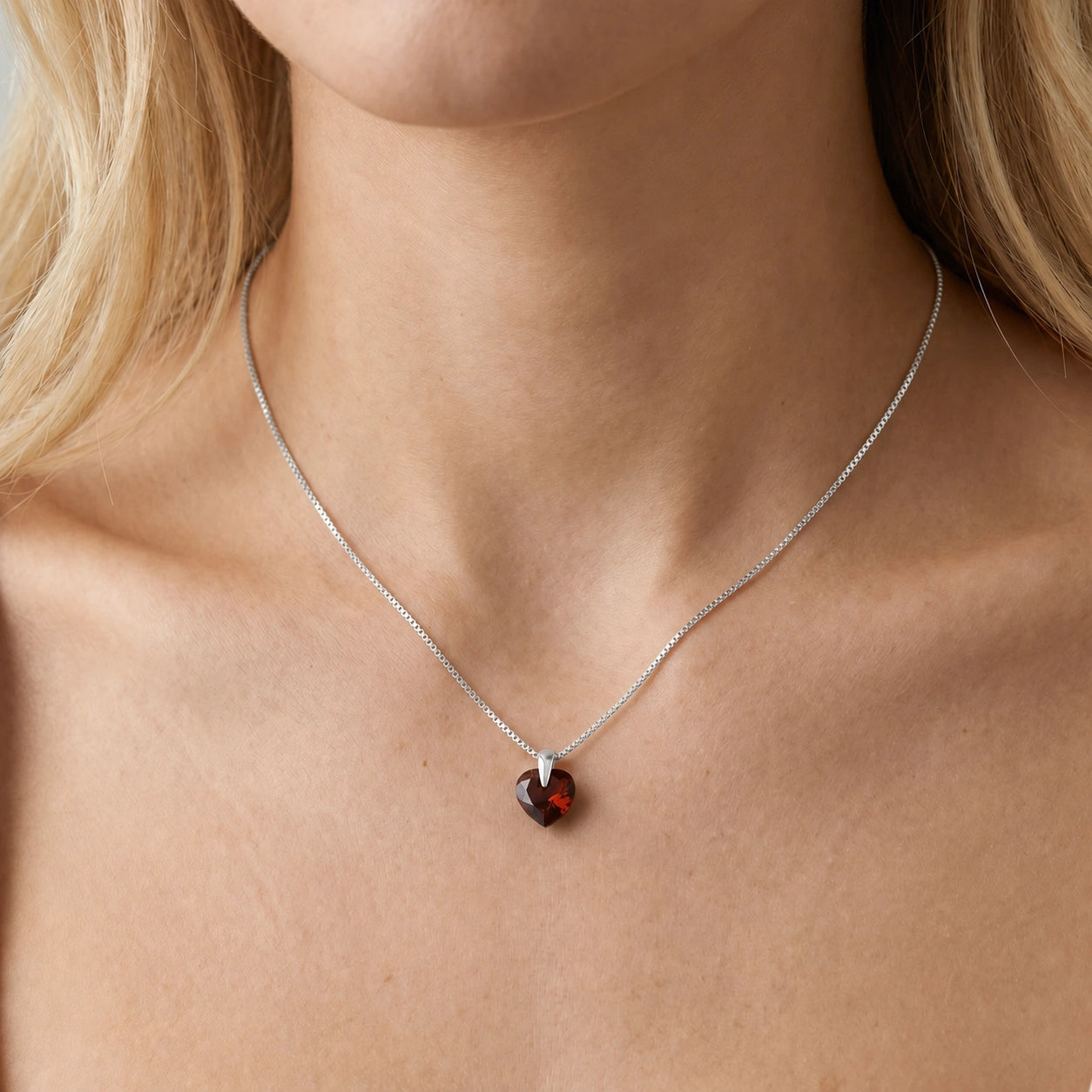 White Gold Garnet — Domiziana