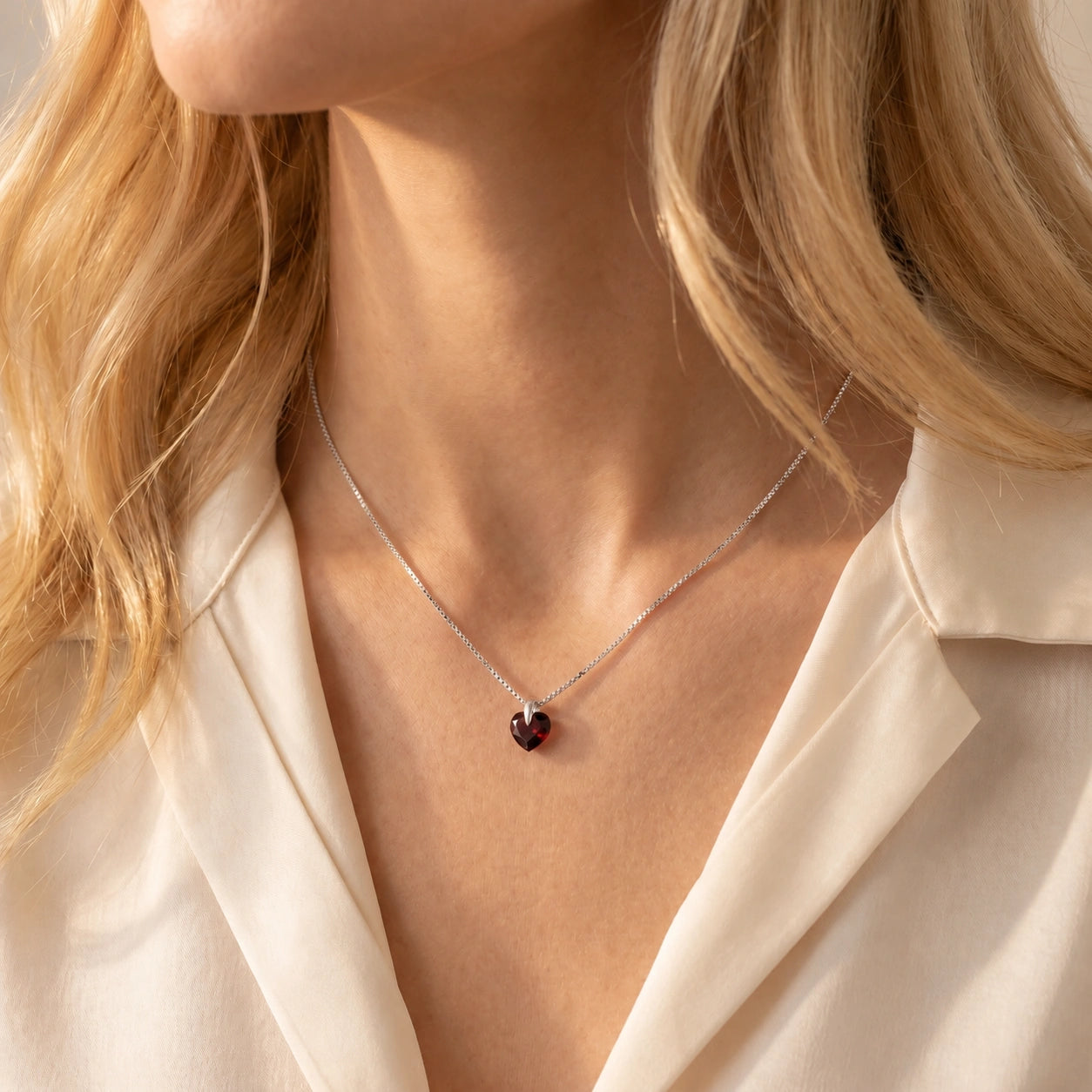 White Gold Garnet — Domiziana