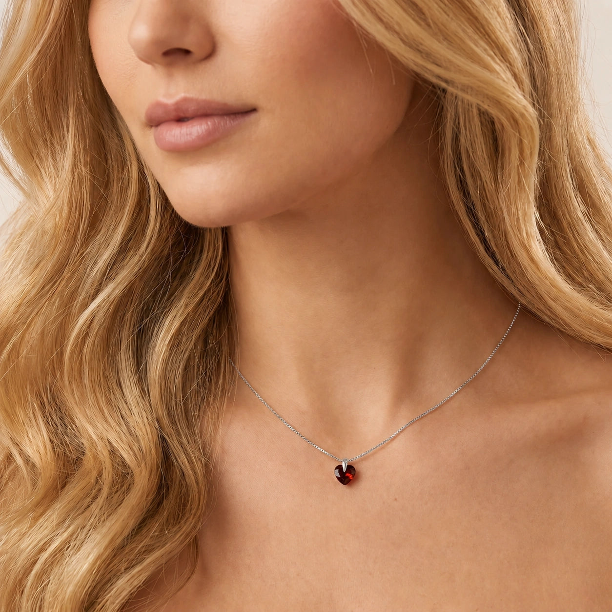 White Gold Garnet — Domiziana