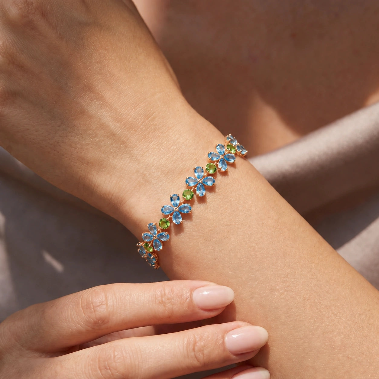 Rose Gold Peridot & Blue Topaz — Mariagraziana