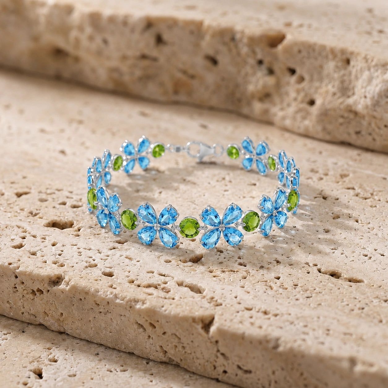 White Gold Peridot & Blue Topaz — Mariagraziana